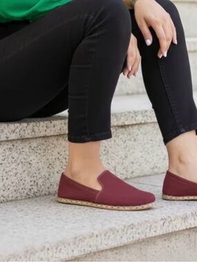 Nefes Women's Earthing Nubuck Barefoot Loafer in Burgundy Size 7.5 NWOT